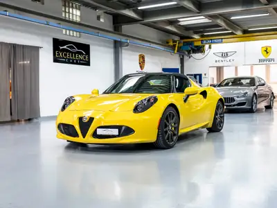 Alfa Romeo 4C Spider 1750 TBi TCT — Roadster italien légendaire, moteur suralimenté — vue extérieure