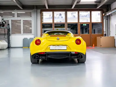 Alfa Romeo 4C Spider 1750 TBi TCT — Roadster italien légendaire, moteur suralimenté — Miniature 9