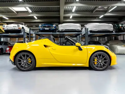Alfa Romeo 4C Spider 1750 TBi TCT — Roadster italien légendaire, moteur suralimenté — Miniature 7