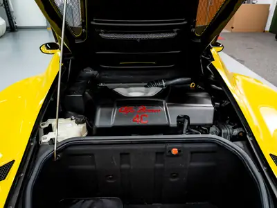 Alfa Romeo 4C Spider 1750 TBi TCT — Roadster italien légendaire, moteur suralimenté — Miniature 15