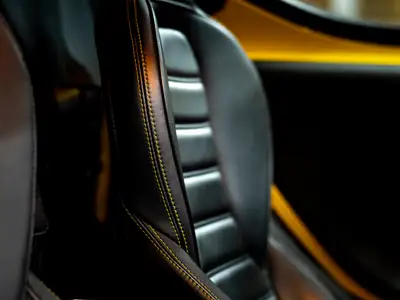 Alfa Romeo 4C Spider 1750 TBi TCT — Roadster italien légendaire, moteur suralimenté — Miniature 14