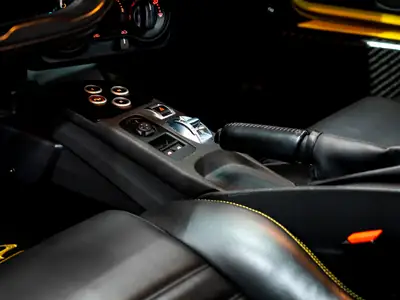 Alfa Romeo 4C Spider 1750 TBi TCT — Roadster italien légendaire, moteur suralimenté — Miniature 21