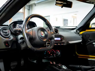Alfa Romeo 4C Spider 1750 TBi TCT — Roadster italien légendaire, moteur suralimenté — Miniature 20