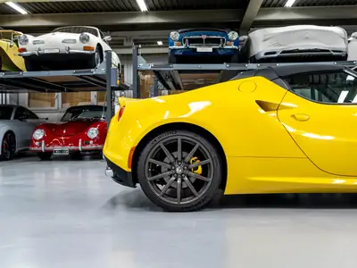 Alfa Romeo 4C Spider 1750 TBi TCT — Roadster italien légendaire, moteur suralimenté — Miniature 31