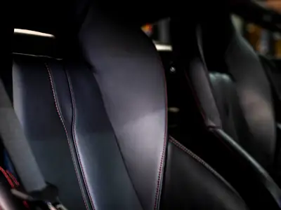 McLaren 570S Coupé — Supercar british 570 ch, entretien McLaren complet — Miniature 27