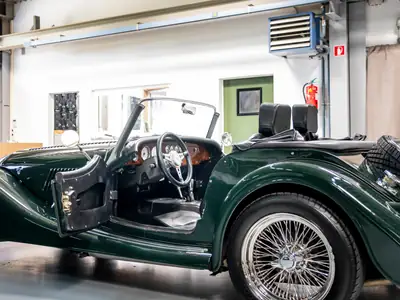 Morgan Plus 8 4.0 — Roadster légendaire britannique, 182 ch, état impeccable — Miniature 21