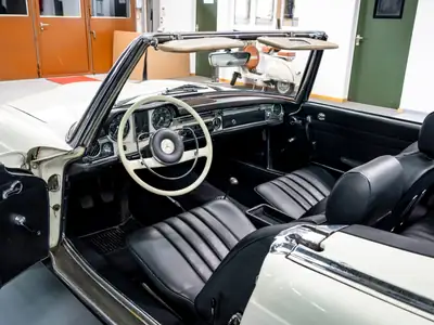 Mercedes-Benz SL 250 1967 — Cabriolet de légende, monopropriétaire suisse — Thumbnail 15