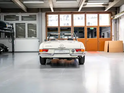 Mercedes-Benz SL 250 1967 — Cabriolet de légende, monopropriétaire suisse — Thumbnail 23