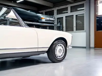 Mercedes-Benz SL 250 1967 — Cabriolet de légende, monopropriétaire suisse — Thumbnail 27
