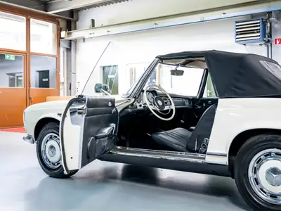 Mercedes-Benz SL 250 1967 — Cabriolet de légende, monopropriétaire suisse — Thumbnail 31