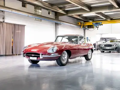 Jaguar E-Type 4.2 Série 1.5 — Icône britannique restaurée, état concours — vue extérieure
