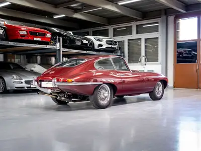 Jaguar E-Type 4.2 Série 1.5 — Icône britannique restaurée, état concours — détail
