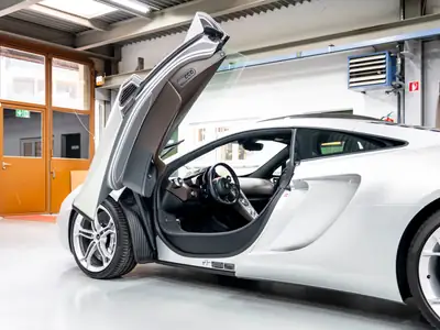 McLaren 12C MP4-12C Coupé — Supercar 626 ch, 51'300 km, garantie constructeur — Miniature 27