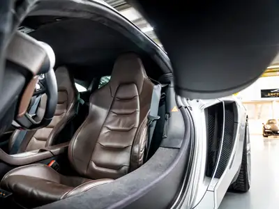McLaren 12C MP4-12C Coupé — Supercar 626 ch, 51'300 km, garantie constructeur — Miniature 28