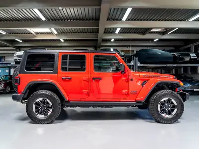 Jeep Wrangler Unlimited Rubicon 3.6 V6 — SUV légendaire, boîte auto 8 vitesses, 68'000 km — tableau de bord
