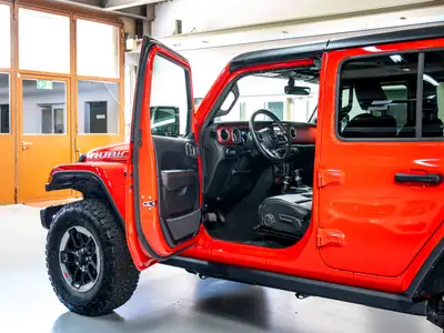 Jeep Wrangler Unlimited Rubicon 3.6 V6 — SUV légendaire, boîte auto 8 vitesses, 68'000 km — Miniature 21