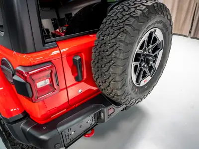 Jeep Wrangler Unlimited Rubicon 3.6 V6 — SUV légendaire, boîte auto 8 vitesses, 68'000 km — Miniature 29