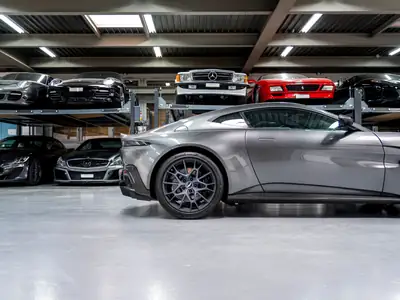 Aston Martin V8 Vantage 4.0 Coupé — Édition limitée 1 OF 200, boîte manuelle 7 rapports — Miniature 20
