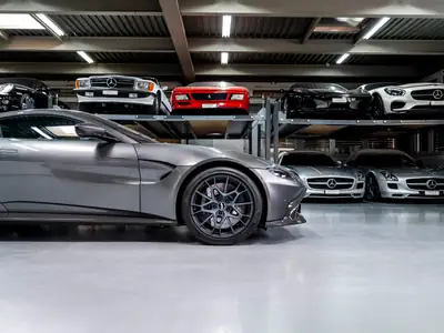 Aston Martin V8 Vantage 4.0 Coupé — Édition limitée 1 OF 200, boîte manuelle 7 rapports — Miniature 19