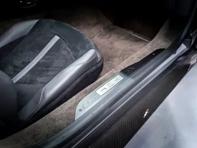 Aston Martin V8 Vantage 4.0 Coupé — Édition limitée 1 OF 200, boîte manuelle 7 rapports — Miniature 28