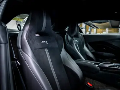 Aston Martin V8 Vantage 4.0 Coupé — Édition limitée 1 OF 200, boîte manuelle 7 rapports — Miniature 29