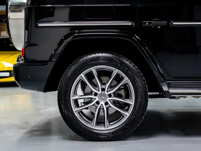 Mercedes-Benz G 500 AMG Line — Le SUV légendaire avec 15'700 km seulement — Miniature 12