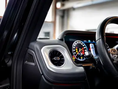 Mercedes-Benz G 500 AMG Line — Le SUV légendaire avec 15'700 km seulement — Miniature 16