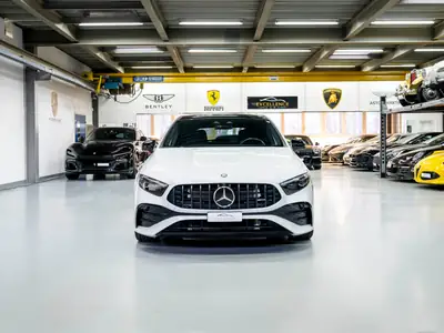 Mercedes-AMG A 35 4Matic+ — Sportive compacte 306 ch, 1 propriétaire, toutes options — côté