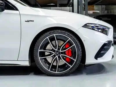 Mercedes-AMG A 35 4Matic+ — Sportive compacte 306 ch, 1 propriétaire, toutes options — Miniature 9