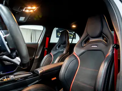 Mercedes-AMG A 35 4Matic+ — Sportive compacte 306 ch, 1 propriétaire, toutes options — Miniature 11