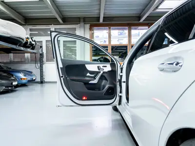 Mercedes-AMG A 35 4Matic+ — Sportive compacte 306 ch, 1 propriétaire, toutes options — Miniature 27
