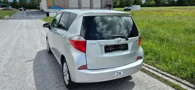 Toyota Verso-S 1.33 VVT-i — Monospace compact économe, 36'000 km seulement — Heckansicht