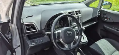 Toyota Verso-S 1.33 VVT-i — Monospace compact économe, 36'000 km seulement — Miniatur 11