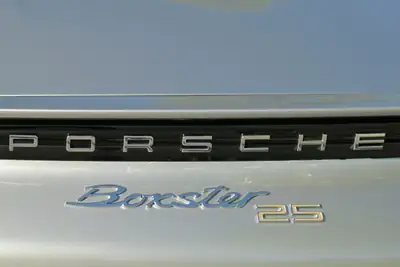 Porsche 718 Boxster 25 — Édition anniversaire limitée, 400 ch, seulement 2200 km — Innenraum