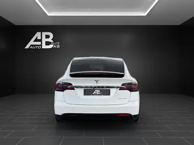Tesla Model X Maximale-Reichweite — 562 ch, batterie révisée, premier propriétaire — Innenraum