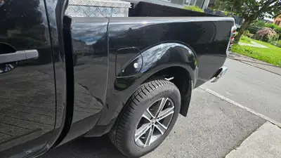 Nissan Navara 3.0 V6 dCi Double Cab — Pick-up premium unique en Suisse, 35'000 km — arrière