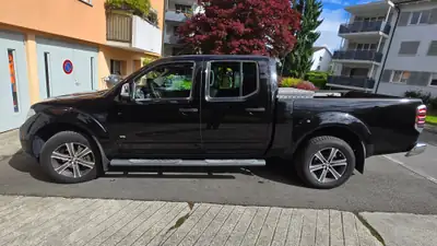 Nissan Navara 3.0 V6 dCi Double Cab — Pick-up premium unique en Suisse, 35'000 km — côté