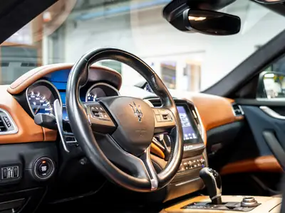 Maserati Ghibli S Q4 — Berline luxe italienne, moteur V6 430 ch, full options — Miniature 16