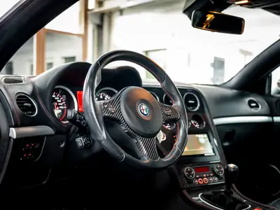 Alfa Romeo Spider 1.8 TBi — Cabriolet Italia Indipendent, 200 ch et seulement 61 000 km — Miniature 22
