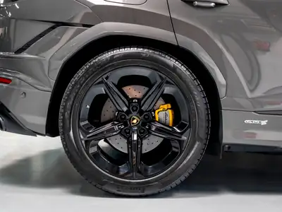 Lamborghini Urus S HP 666 — Le SUV sportif ultime, 23'000 km seulement — Miniature 12