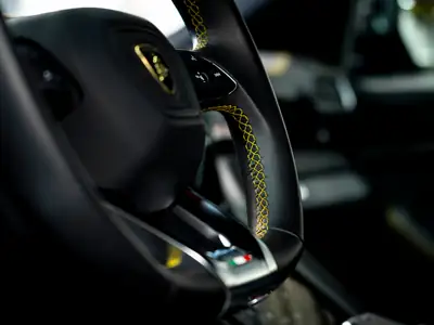 Lamborghini Urus S HP 666 — Le SUV sportif ultime, 23'000 km seulement — Miniature 15