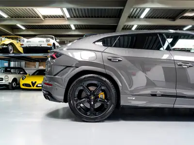 Lamborghini Urus S HP 666 — Le SUV sportif ultime, 23'000 km seulement — Miniature 13