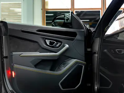 Lamborghini Urus S HP 666 — Le SUV sportif ultime, 23'000 km seulement — Miniature 19