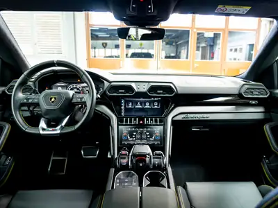 Lamborghini Urus S HP 666 — Le SUV sportif ultime, 23'000 km seulement — Miniature 22