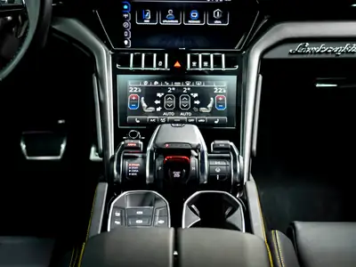 Lamborghini Urus S HP 666 — Le SUV sportif ultime, 23'000 km seulement — Miniature 23