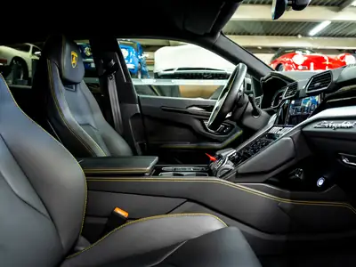 Lamborghini Urus S HP 666 — Le SUV sportif ultime, 23'000 km seulement — Miniature 25