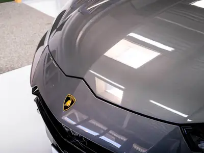Lamborghini Urus S HP 666 — Le SUV sportif ultime, 23'000 km seulement — Miniature 28