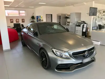 Mercedes-AMG C 63 Coupé — Performance 476 ch, design Designo Magno, entretien optimisé — Seitenansicht