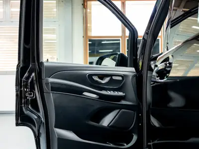 Mercedes-Benz V 250 d Extralang Avantgarde — Monospace premium diesel 190 ch, 33'000 km — Miniature 17