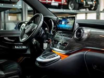 Mercedes-Benz V 250 d Extralang Avantgarde — Monospace premium diesel 190 ch, 33'000 km — Miniature 24